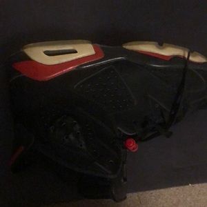 Air Jordan 6 varsity red